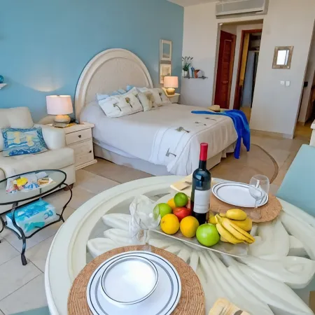 Romantic Beachfront Just 3 Steps on the Sandy Beach!