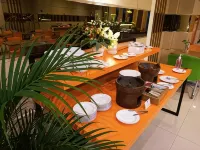 Halogen Hotel Airport Surabaya - Morgenmad