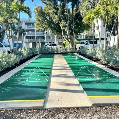Stylish Beach Escape! Heated Pool, Bikes & Sunshine.