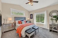 Entire Home Sleeps 16, Near Ski Resorts, Private Hot Tub, and Fireplace over Tub - 健身室/gym room