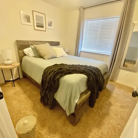 Clean, Close to WSU and Great for Groups