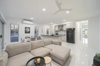 Bellevue 2024 Newly Built Home - 4 Bedroom 2 Bathroom with BBQ near Ipswich