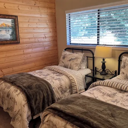 On Golf Course, 4 Bedrooms, 3 bathrooms, Sleeps 10