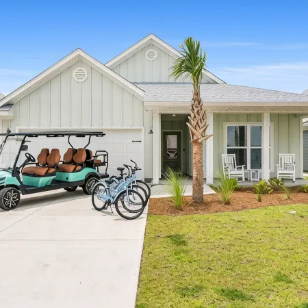 Walk2Beach & Pools, Golf Cart, Family Friendly, 4Br