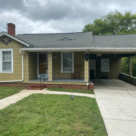 Cozy & Convenient Home Across from Thomasville Hospital