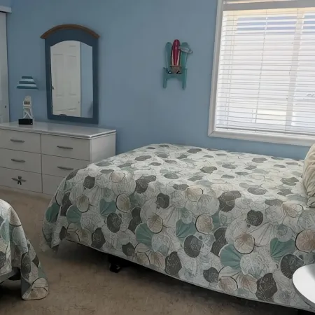 Spacious 5-bedroom house in beautiful Belmar w/ WiFi.  2 blocks from the beach!