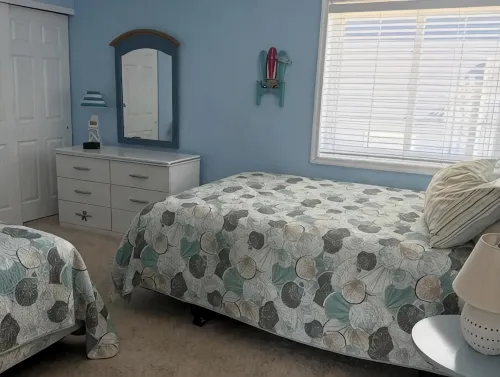 Spacious 5-bedroom house in beautiful Belmar w/ WiFi.  2 blocks from the beach!