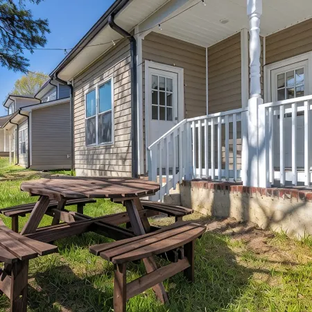 The Briar ~ Sleek 3BR New Home Walk to DT w/Outdoor Area