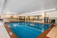 Comfort Inn & Suites Near Six Flags - 2-Star