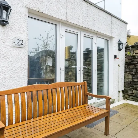 Waterhead Bath Suites - Parking and Light Breakfast