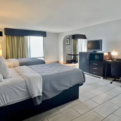 Quality Inn & Suites Gulf Breeze Bayside Near Pensacola Beach Hotels near The Zoo