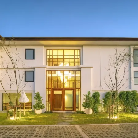 The Wing Boutique Hotel Отели рядом с достопримечательностью «Храм Ват-Пхра-Сингх»
