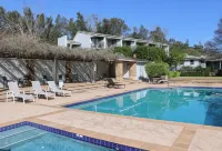 Mercure Hunter Valley Gardens - مسبح