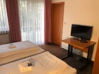 Hotel Mivano Lehrte - 停車場