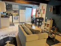 Large Govt hill studio-near  downtown - Apartments