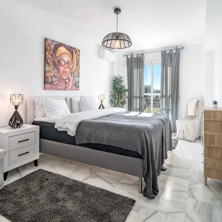 Lcr4 - Large 3-bedroom Apartment Near Beach