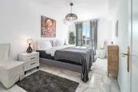 Lcr4 - Large 3-bedroom Apartment Near Beach - 2-Star