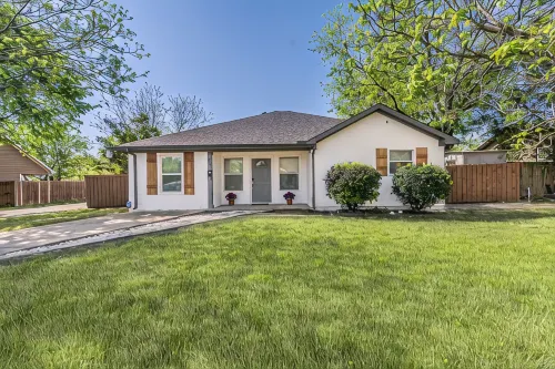 Spacious 5-bedroom bungalow in charming McKinney with huge parking space - 4-نجوم