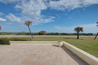 Spacious Oceanfront House has Private Pool, Ocean Deck and Panoramic Ocean Views - 4성급