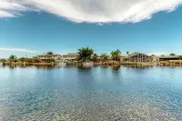 Waterfront home with direct gulf access - Homestays
