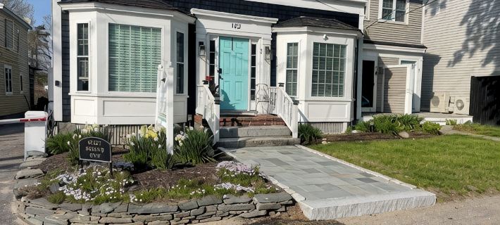 Swanky Flat in the Heart of Dock Square,  SUPER CLEAN! WALK TO EVERYTHING! Hoteles en Kennebunk