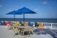 Sea La Vie, Peaceful Bayview Balcony & Heated Pool