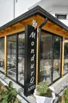 Monduro Hotel Hotele w: 