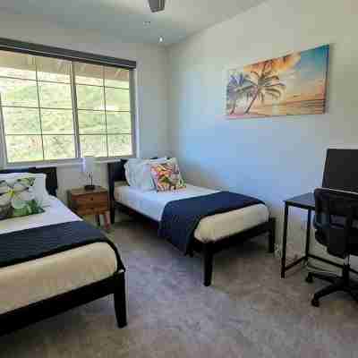 New home. Stunning ocean and mountain views. 5 Minutes from the beach Rooms