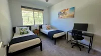 New home. Stunning ocean and mountain views. 5 Minutes from the beach - Wifi