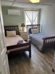 Enjoy a 3-bedroom vacation home steps to the Beach and Hampton Beach State Park - 방갈로