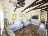 A Quiet Retreat on the Shore of Watts Bar Lake - Dog Friendly with Lake Access! - Boutique