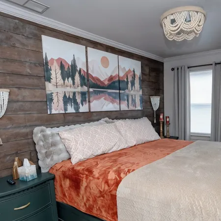 Charming 1-bedroom apartment. Pet friendly, King Bed, Washer & Dryer Отели в г. Монро