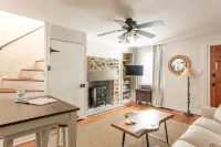Saint Davids Cottage: Walk to Train, Main Street in the heart of Manayunk - Country Houses