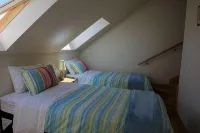 Redwood Lodge rural retreat with superb views - 2-Star