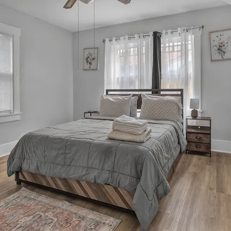 Spacious 5BedRooms House Near Millikin Univ – Perfect for Groups & Families!