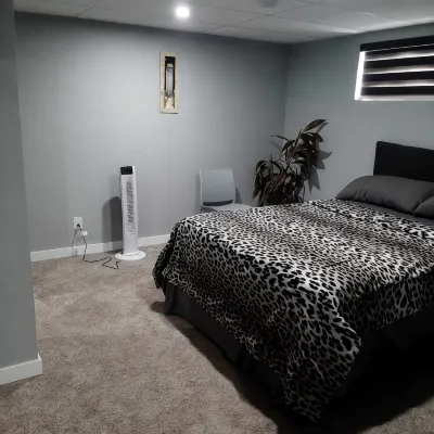 Cozy Home away from Home in a Basement with a separate entrance - 주방