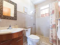 Seahorse Suite – Stunning Caribbean Views , Covered Terrace & Family Friendly! Hotel di Culebra