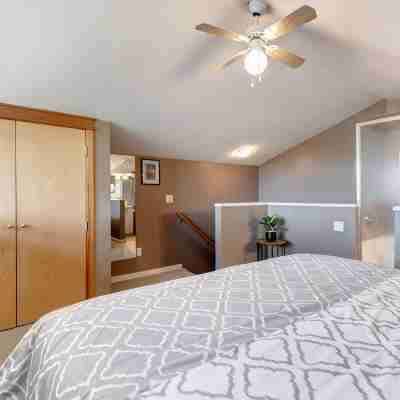 Cozy Condo | Epic Mountain Views | Parking Garage | Central | Air Conditioning Rooms