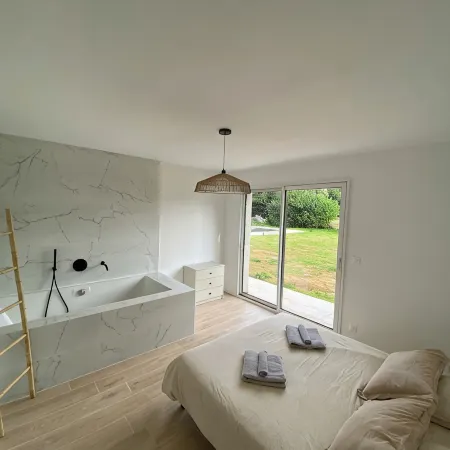 La Villa Saint-Léger - 5 Bedrooms - Swimming pool - garden