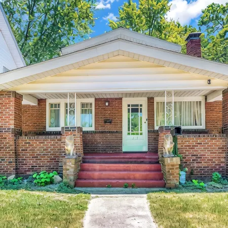 Spacious 5BedRooms House Near Millikin Univ – Perfect for Groups & Families!