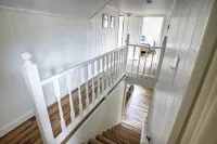 Cozy Farmhouse Gem! - 8 Min to NRG! Hot Tub/ EV Charger - Boutique