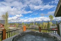 Mountain View - Hot Tub - Ski in/Out - at Kicking Horse Mountain Resort - Bungalows