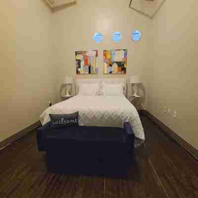 Rustic Realm/2BR2Bath/KayBaileyCenter/Pool/GYM Rooms
