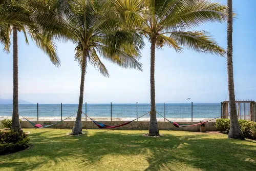 7 bdrm Classic Hacienda on Puerto Vallarta´s best swimming beach, sleeps 24. - Villa