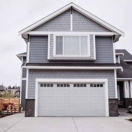 Quiet, above-garage suite in Royal Bay