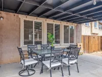 High Desert Cozy Nest!Big & Cozy Desert Getaway/4BR•3BA•Hot Tub&Fire Pit - Wifi