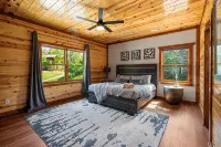 Luxury Lodge~Sleeps 22~Heated Pool~2 Hot Tubs~Game Room - Lodges