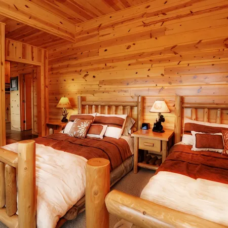 Mountain Top Overlooking Lake, Hot Tub, Pickleball, Yukon Fire Pit, 5 Star, Pets
