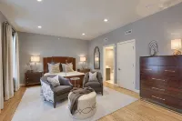 Luxury Lancaster Downtown Condo - 3 blocks from Central Market!