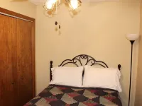 Winetrail Cabin - SIU, Giant City SP, Shawnee Forest, & Cedar Lake minutes away! - Balcony